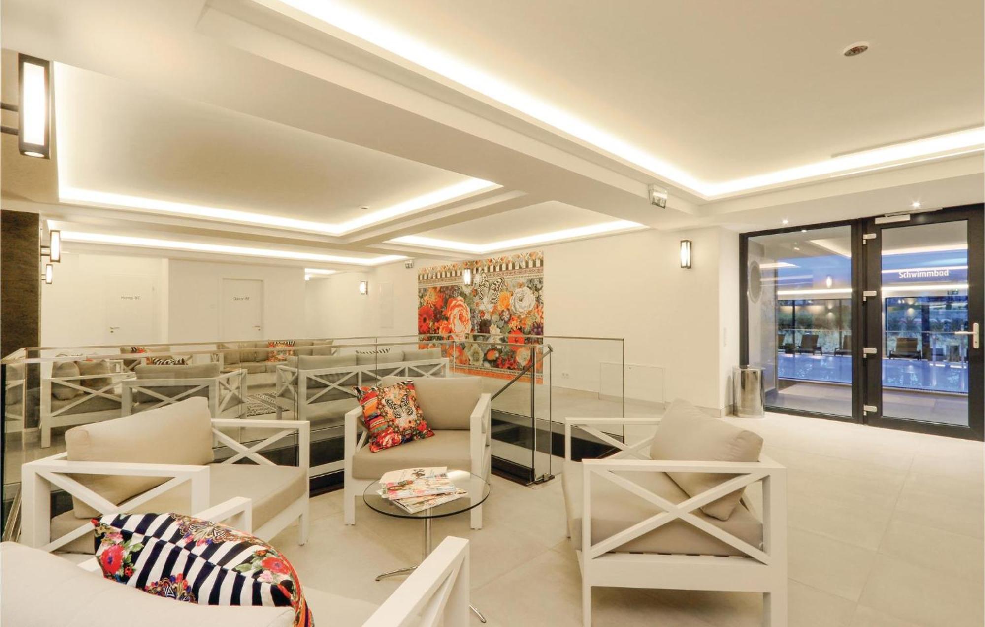 Sunny Apartment *